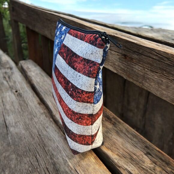 Lightweight American Flag Cosmetic Bag - Canvas Material Zipper Closure - Picture 4 of 4